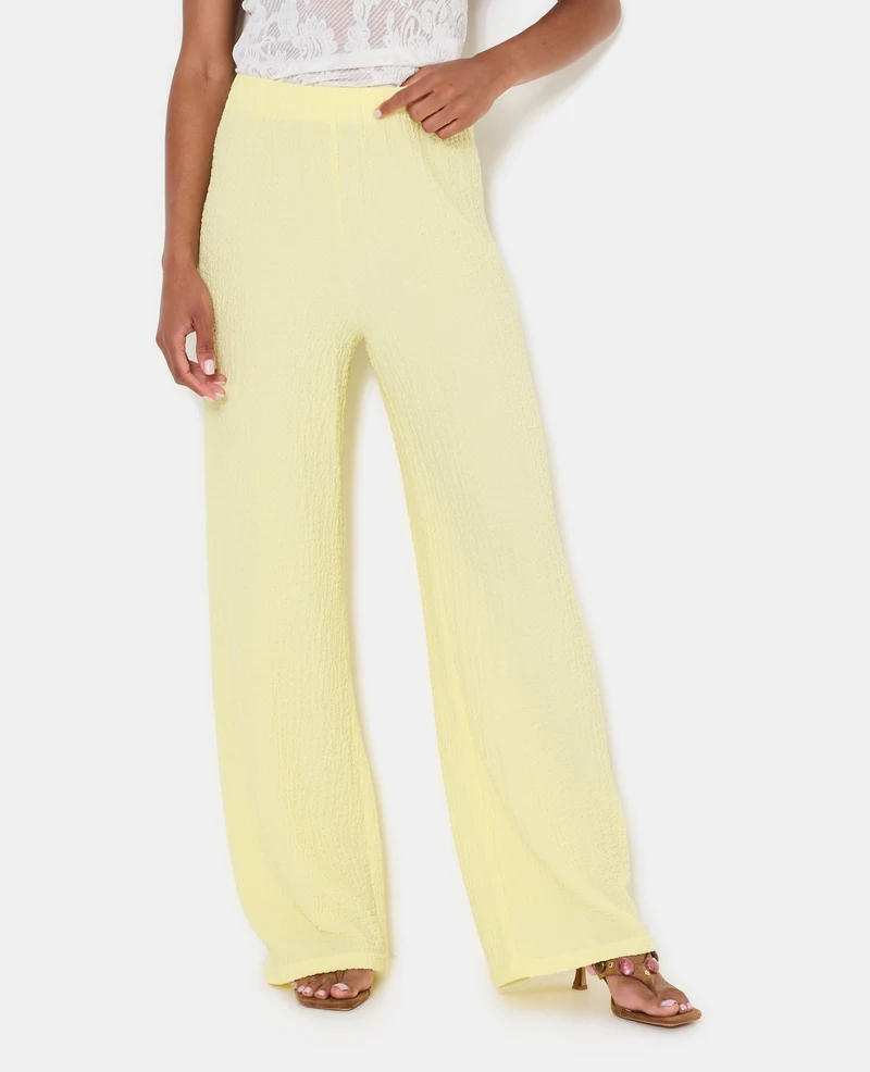 Pantalon droit en tissu bubble reliefé