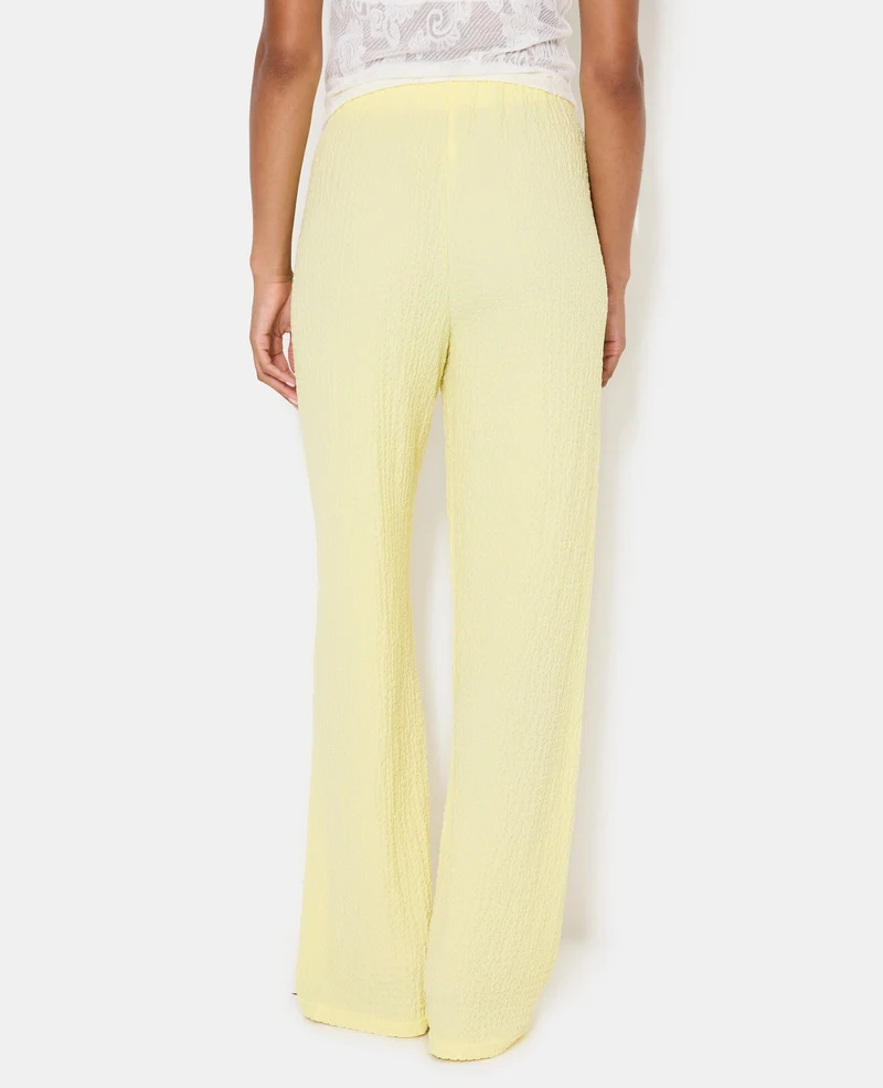 Pantalon droit en tissu bubble reliefé