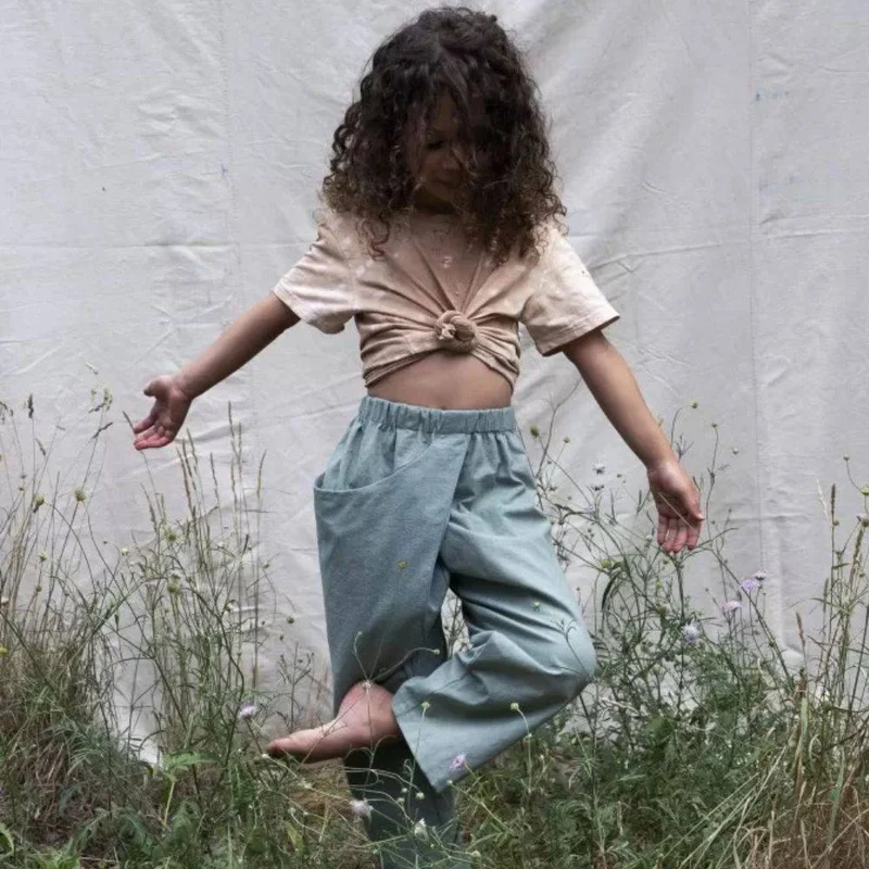 PATRON DE COUTURE PDF | Pantalon portefeuille Pleat (Enfant) | Ready to Sew | TRILINGUE (FR / EN / ES)