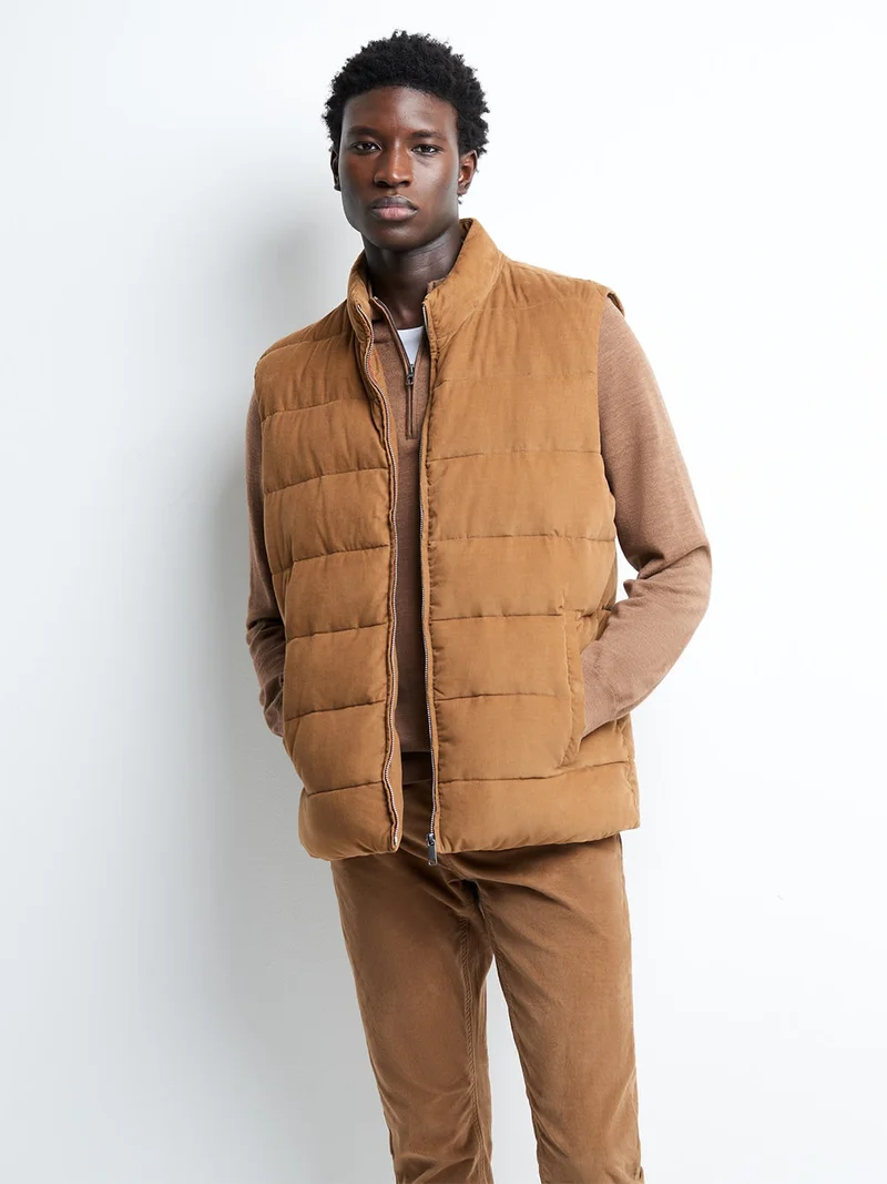 Gilet sans manche zippé col montant