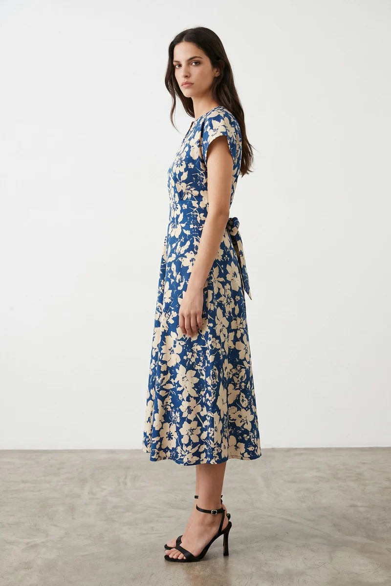 Shanaya|100% Cotton Floral V Neck Tie Up Midi Dress