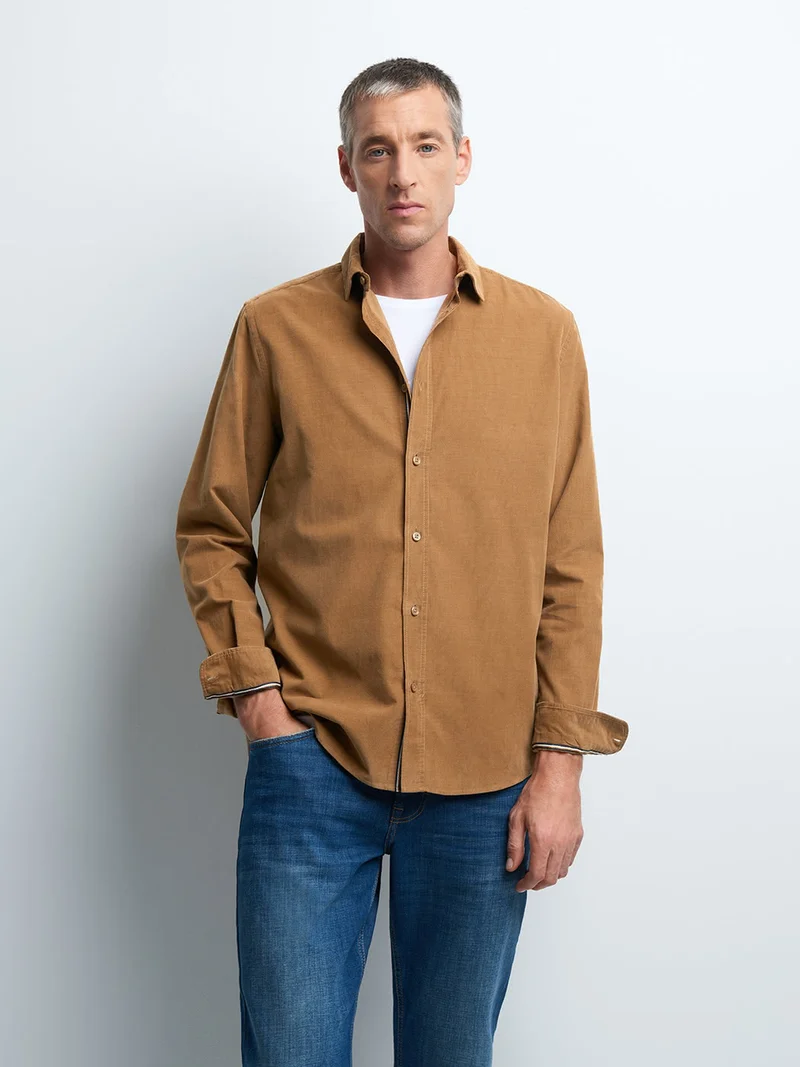 Chemise slim en velours unie