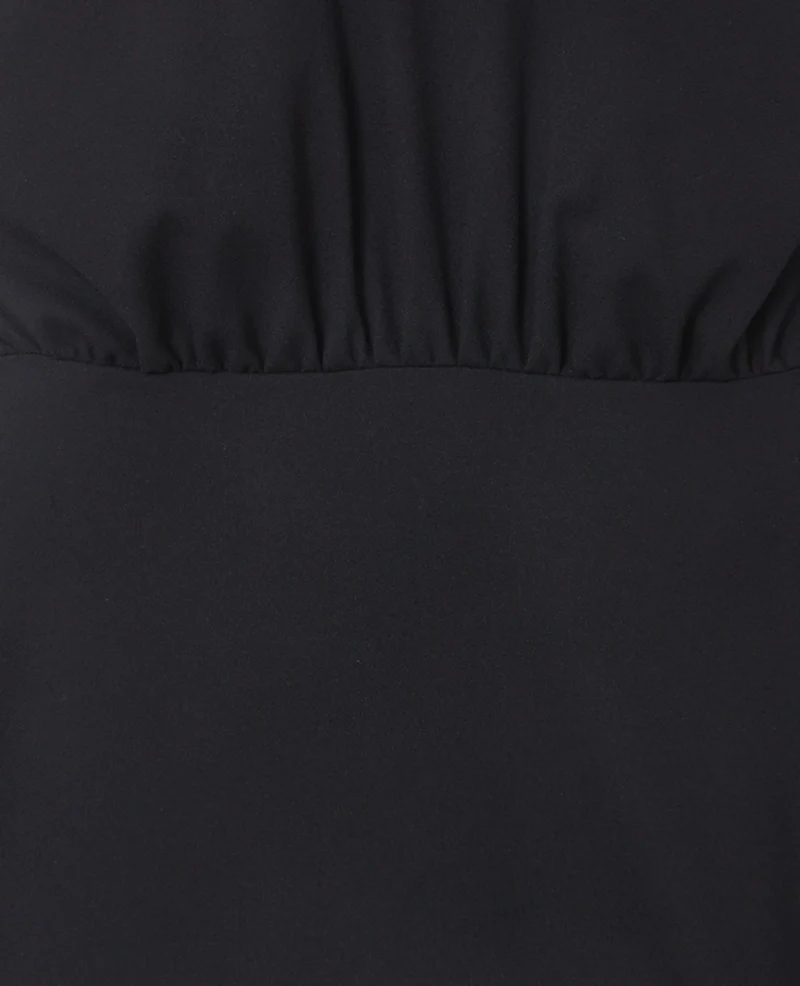 Robe courte avec tour de cou et foulard