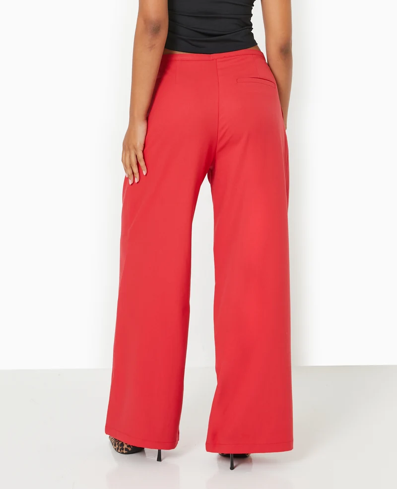 Pantalon large et droit avec pinces