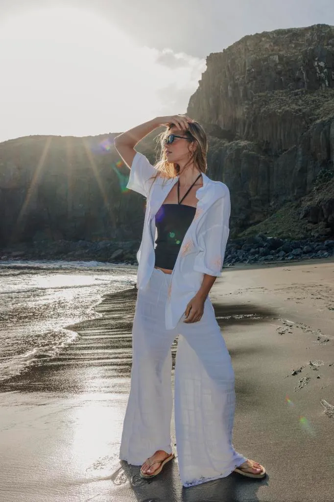 Pantalon droit et ample en tissu texturé