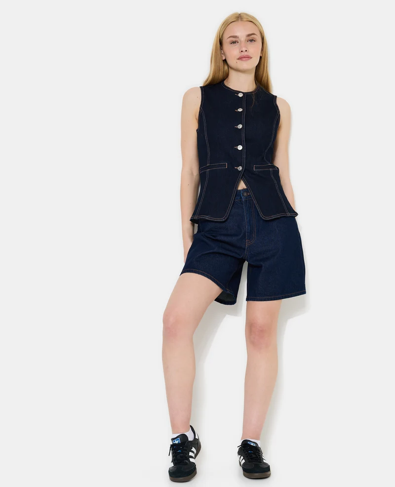 Veste sans manches en jean façon gilet barman