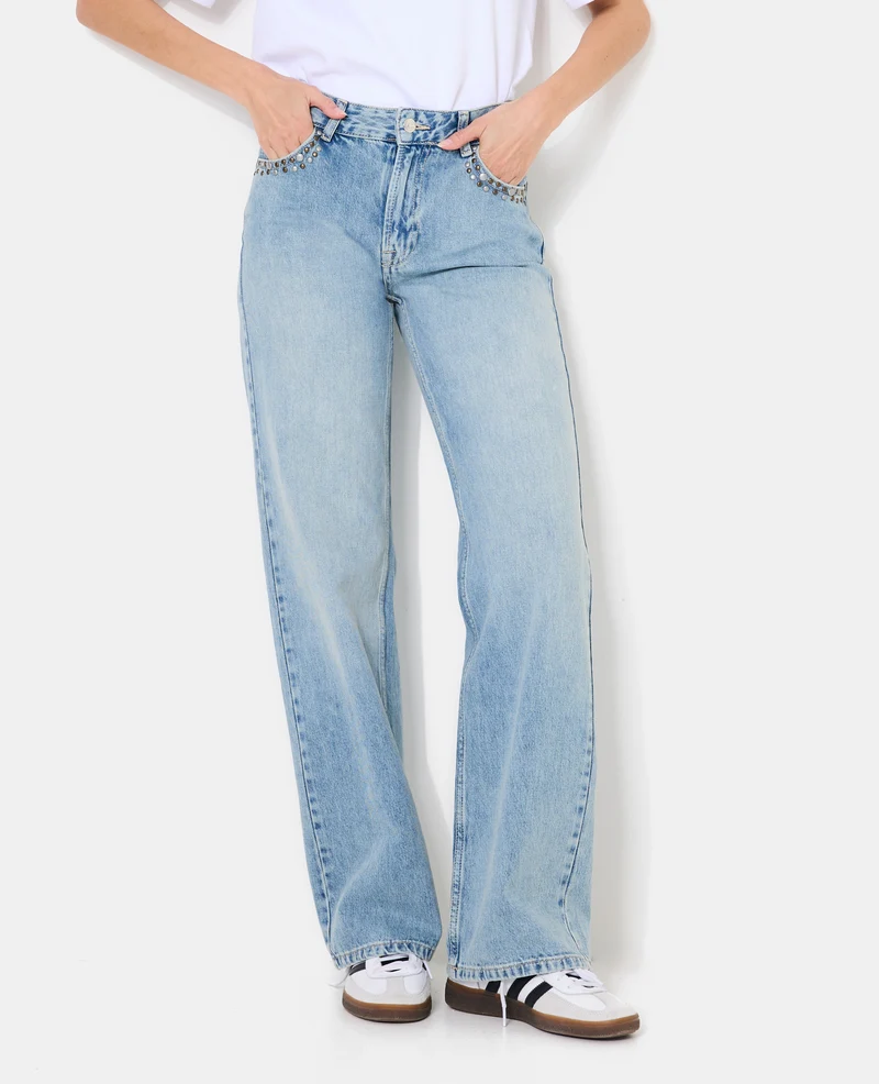 Jean wide taille medium avec clous et broderies