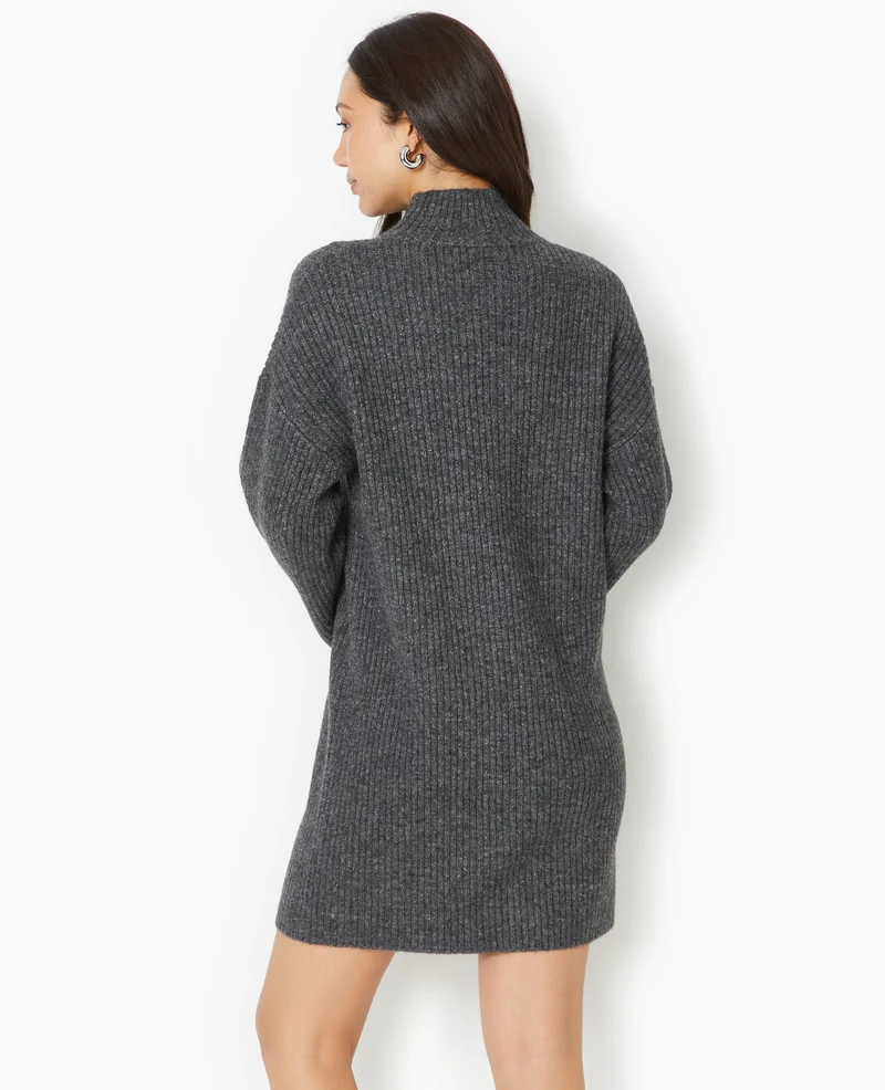 Robe courte en maille côtelée