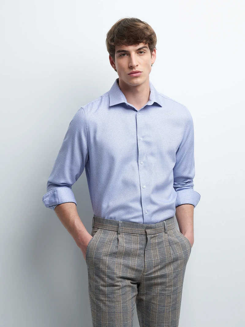 Chemise slim en jacquard faux uni
