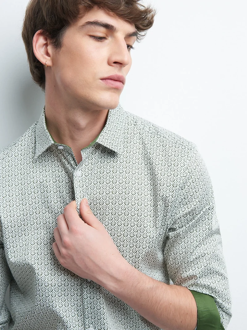 Chemise slim en satin fleurie