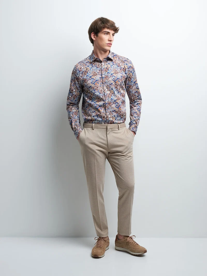 Chemise slim en satin fleurie