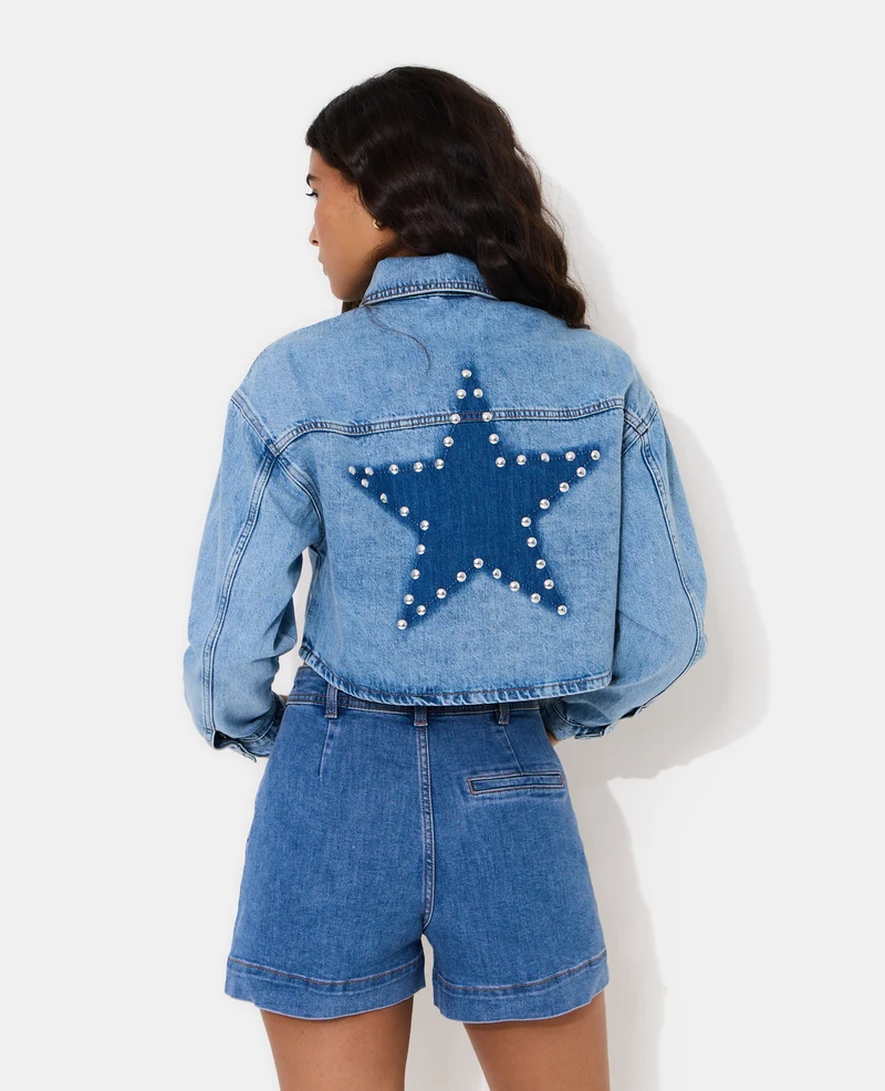 Veste courte en jean avec étoile et clous