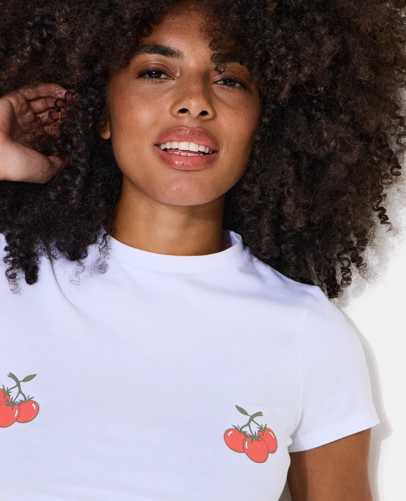 T-shirt ajusté avec prints poitrine
