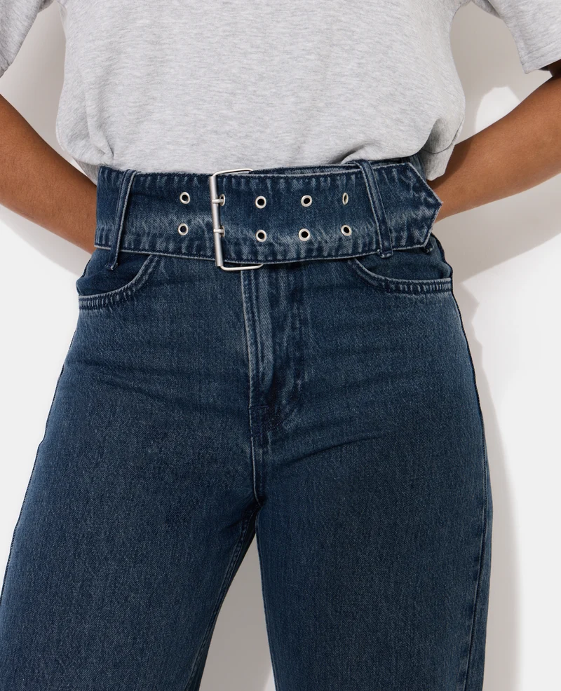 Jean straight taille haute avec ceinture
