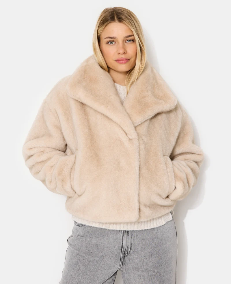 Blouson fausse fourrure avec grand col