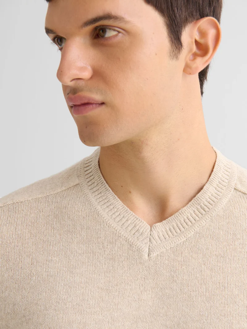 Pull col V en laine mélangée