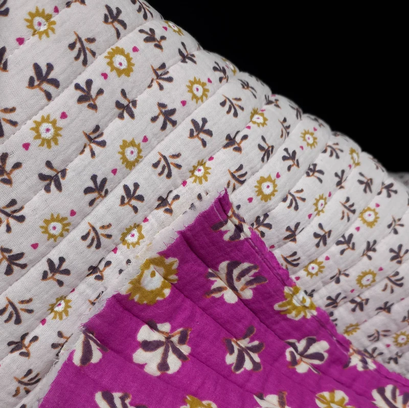 Double Gaze Matelassée Réversible | Floral | Crème & Fuchsia