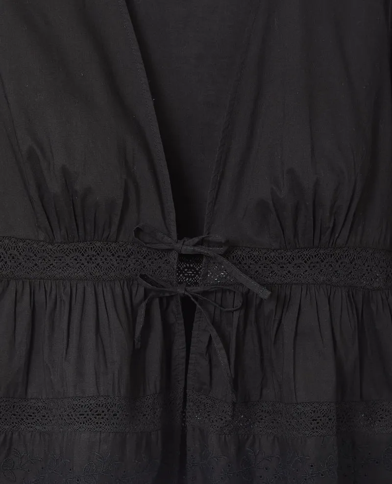 Blouse avec dentelle et nouettes