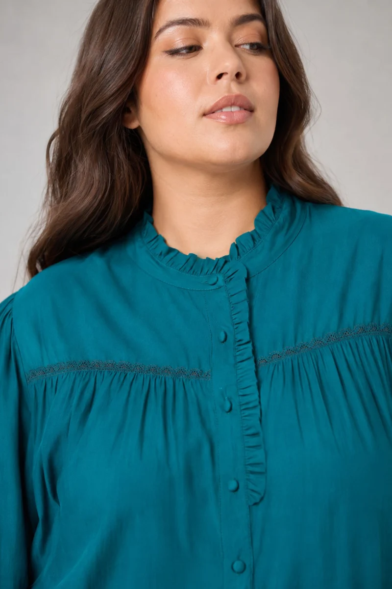 Eilra|100% Viscose Button Down Top