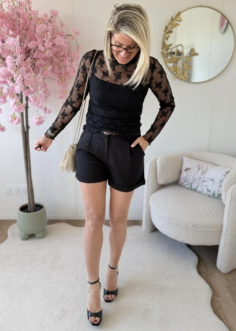 Short Ninon