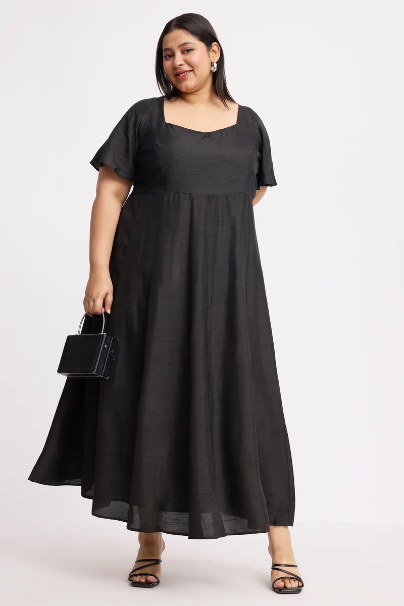 Isiy|Viscose Sweetheart Neckline Maxi Dress