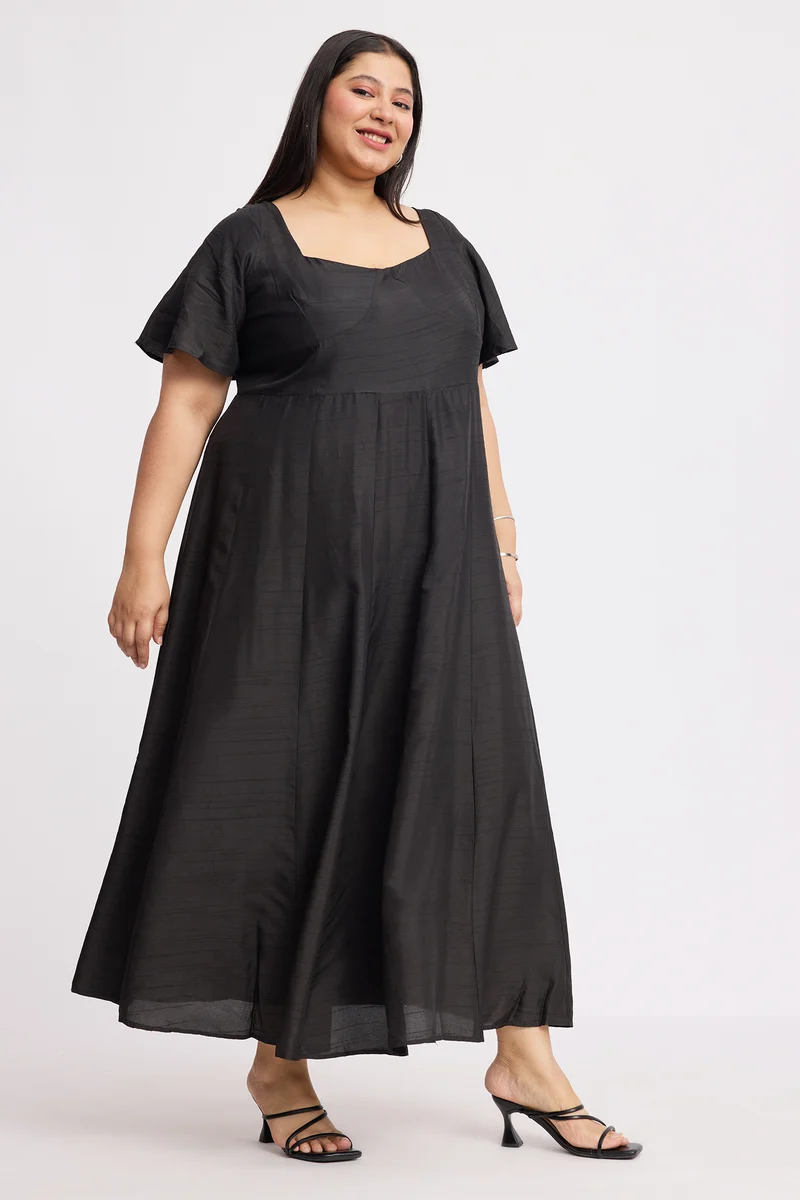 Isiy|Viscose Sweetheart Neckline Maxi Dress