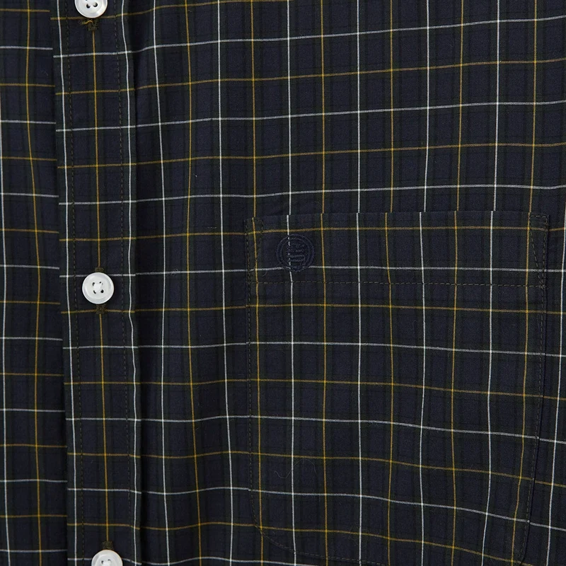 Chemise bleu foncé à manches longues en tissu à carreaux