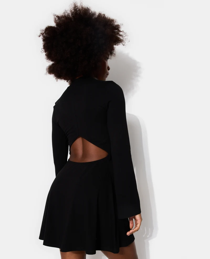 Robe patineuse avec découpe dos