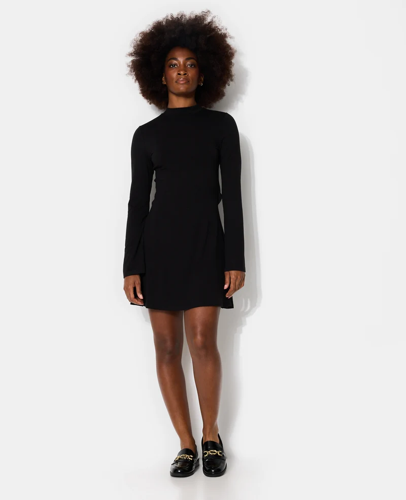 Robe patineuse avec découpe dos