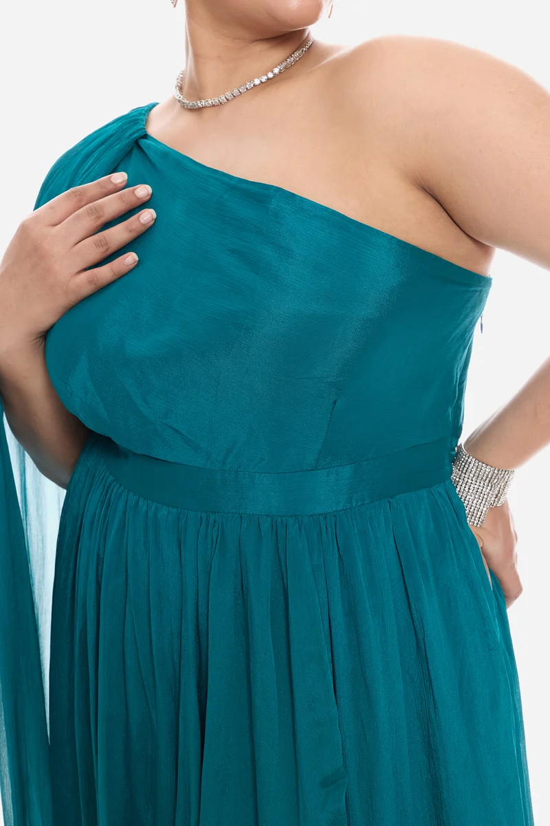 Vinis|Viscose Asymmetric One Shoulder Gown