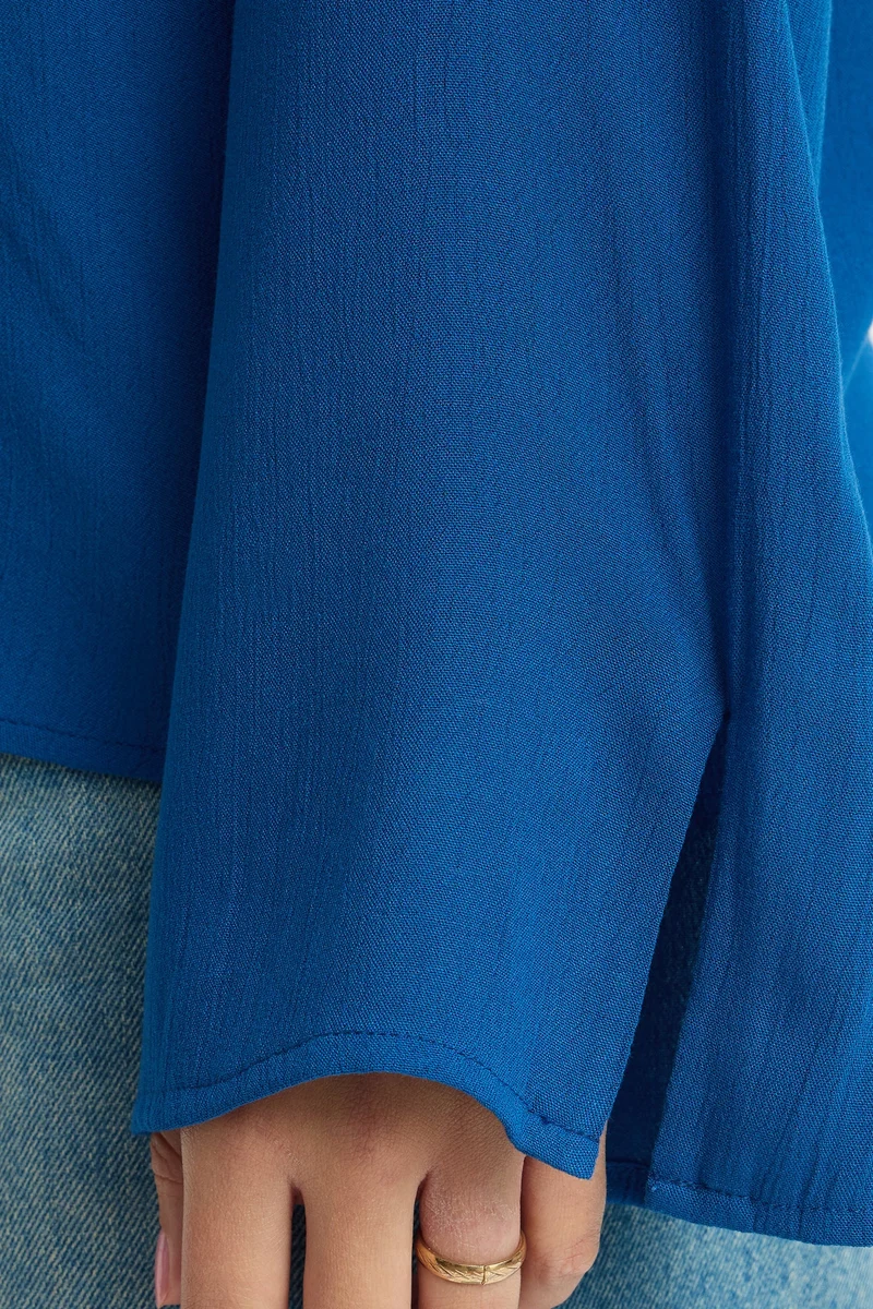 Tilopa|100% Viscose Relaxed Ruffle Neck Top