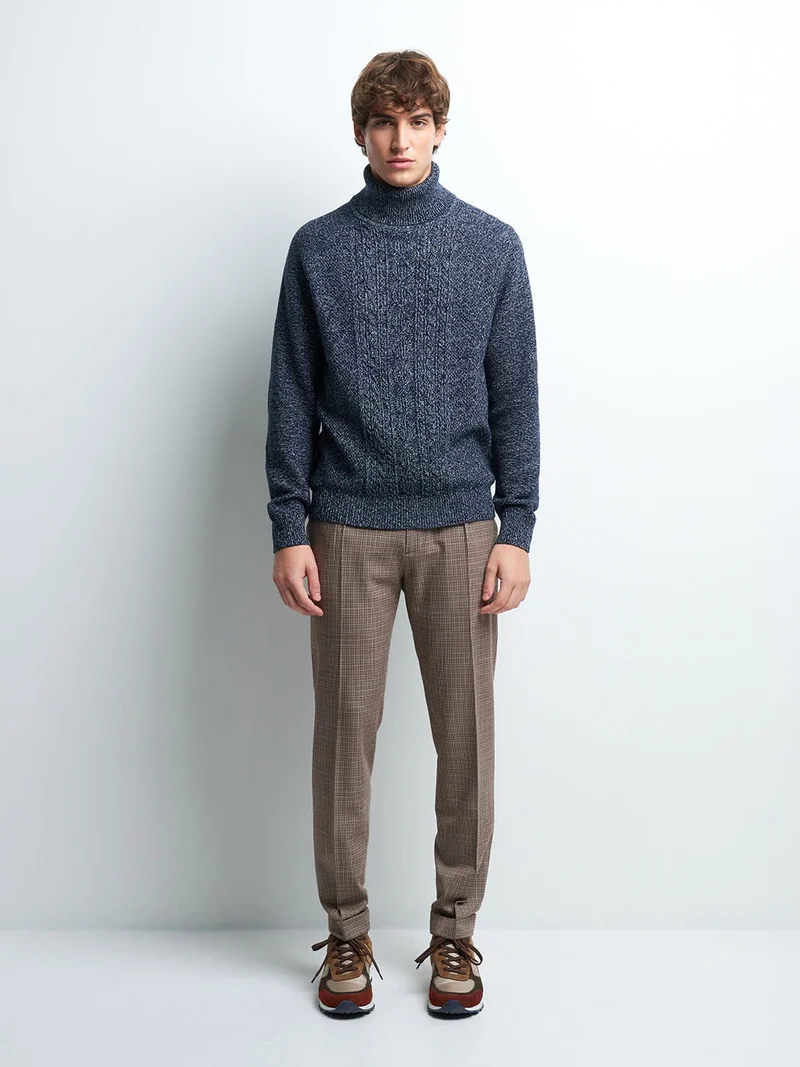Pull col roulé