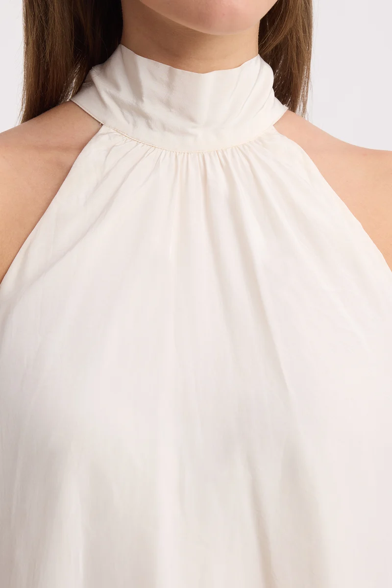 Jisoo|100% Viscose Halter Neck Tie-Up Flowy Top