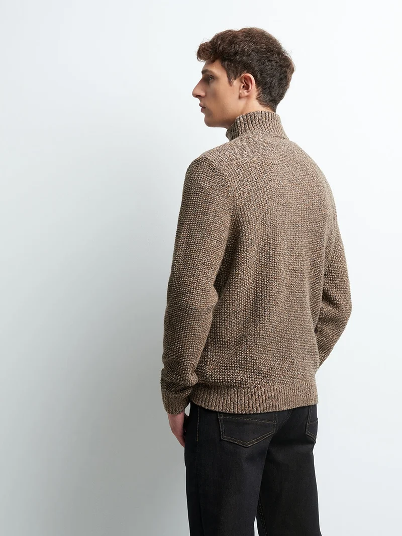 Pull col montant zippé