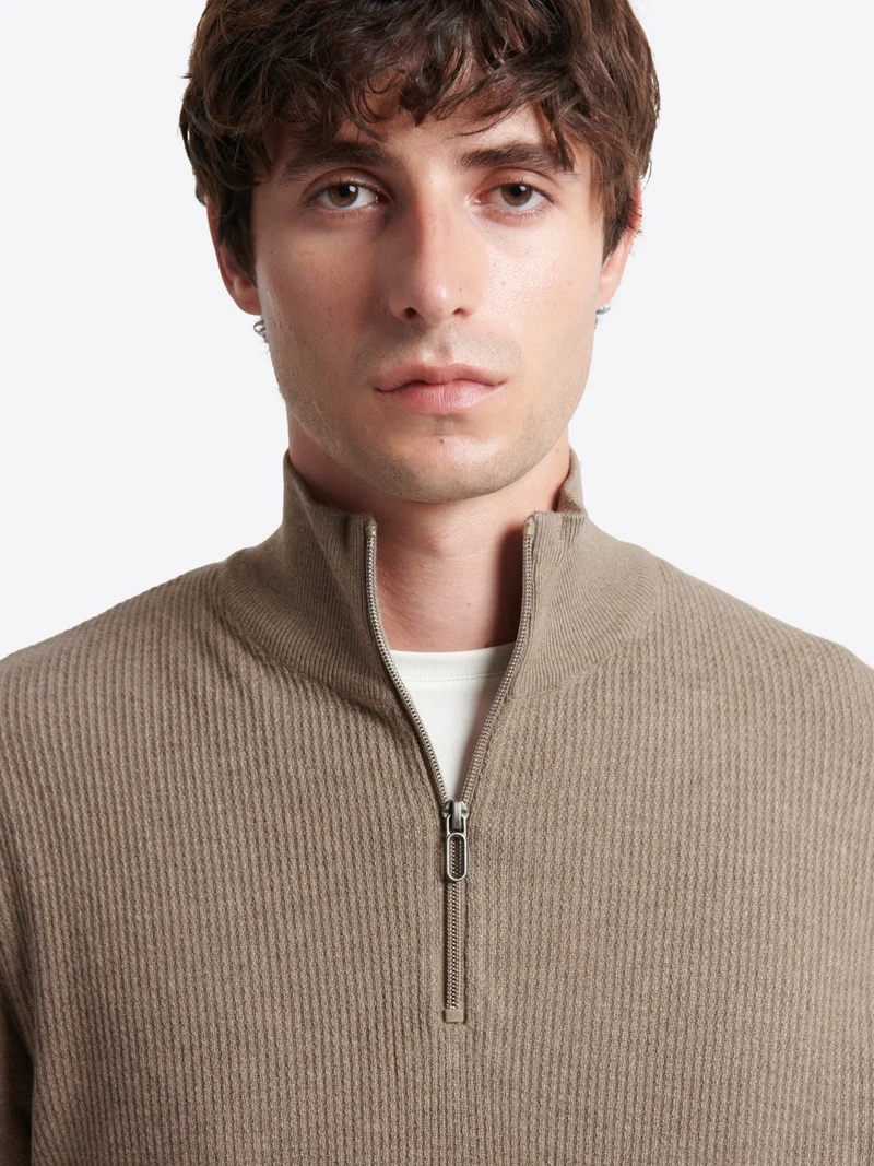 Pull à col cheminée en viscose certifiée
