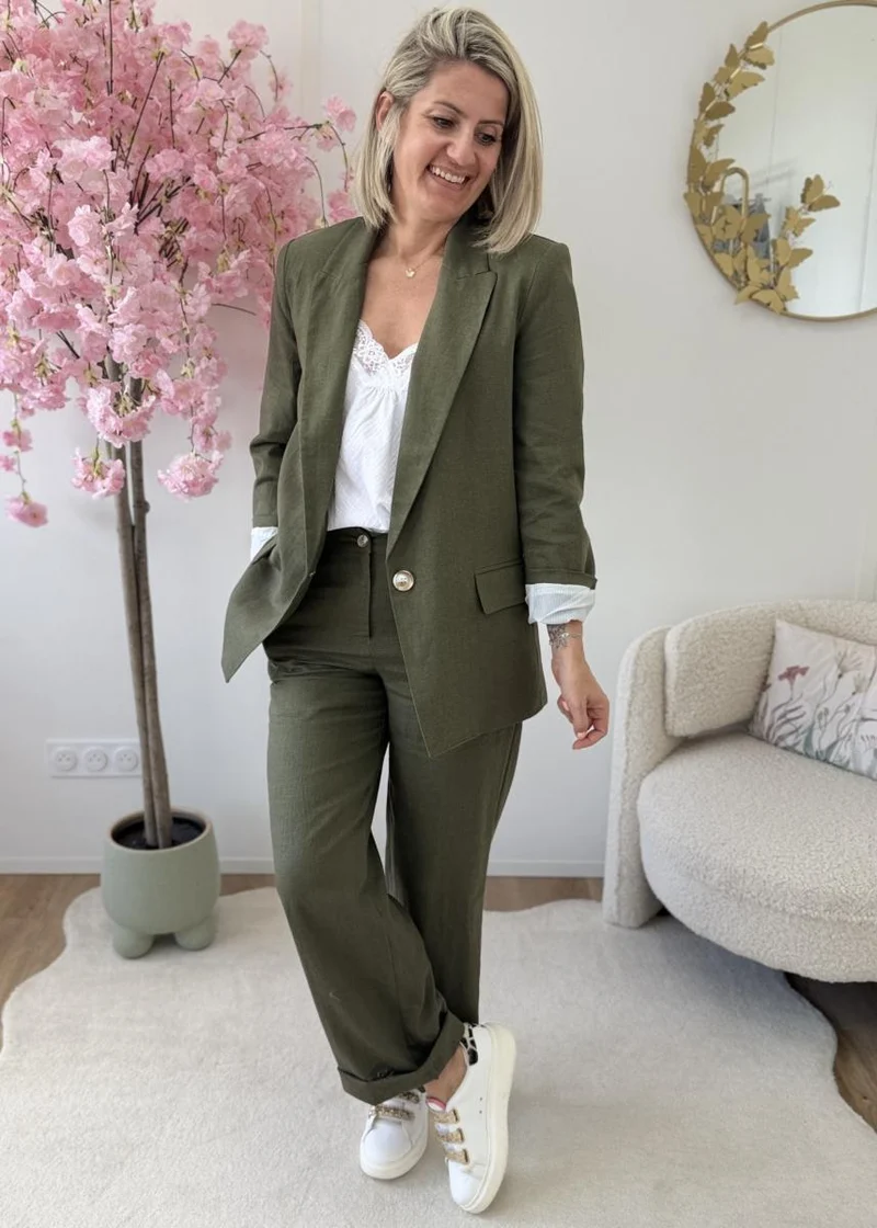 Ensemble Charlize kaki