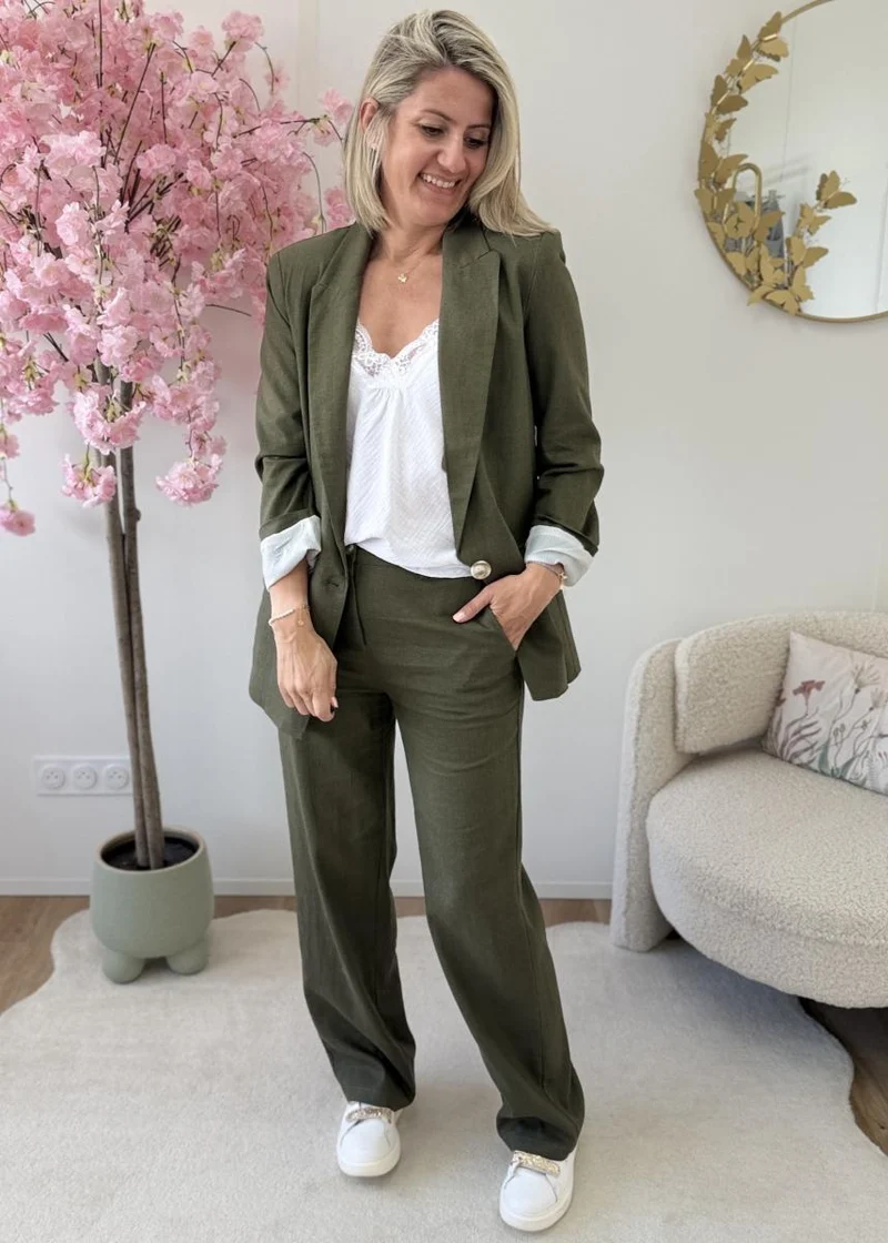 Ensemble Charlize kaki