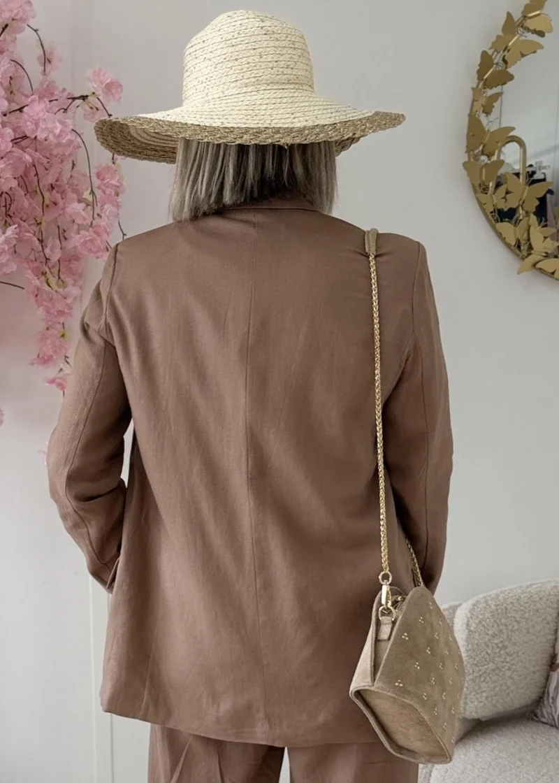 Ensemble Charlize camel