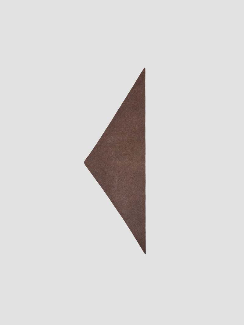 Echarpe en laine triangulaire