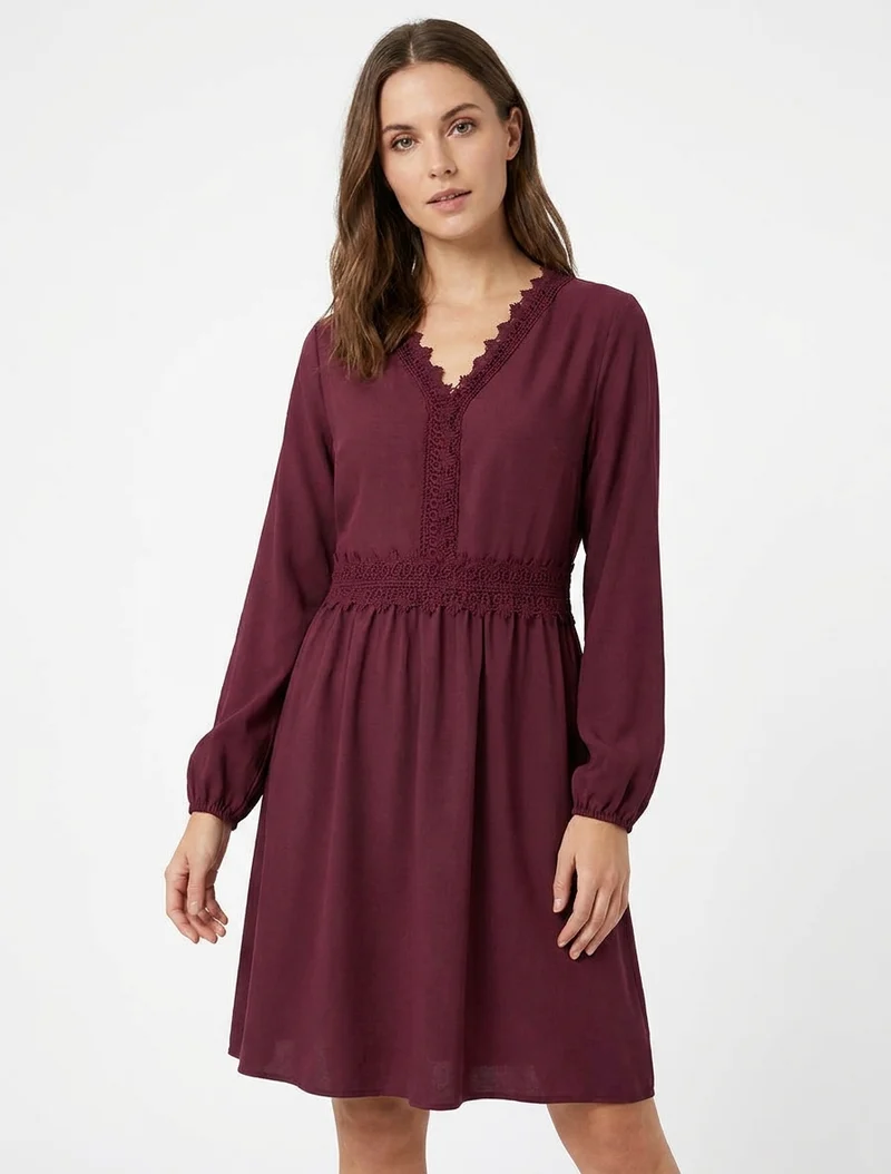 Robe évasée unie à manches longues et dentelle - Lie de vin