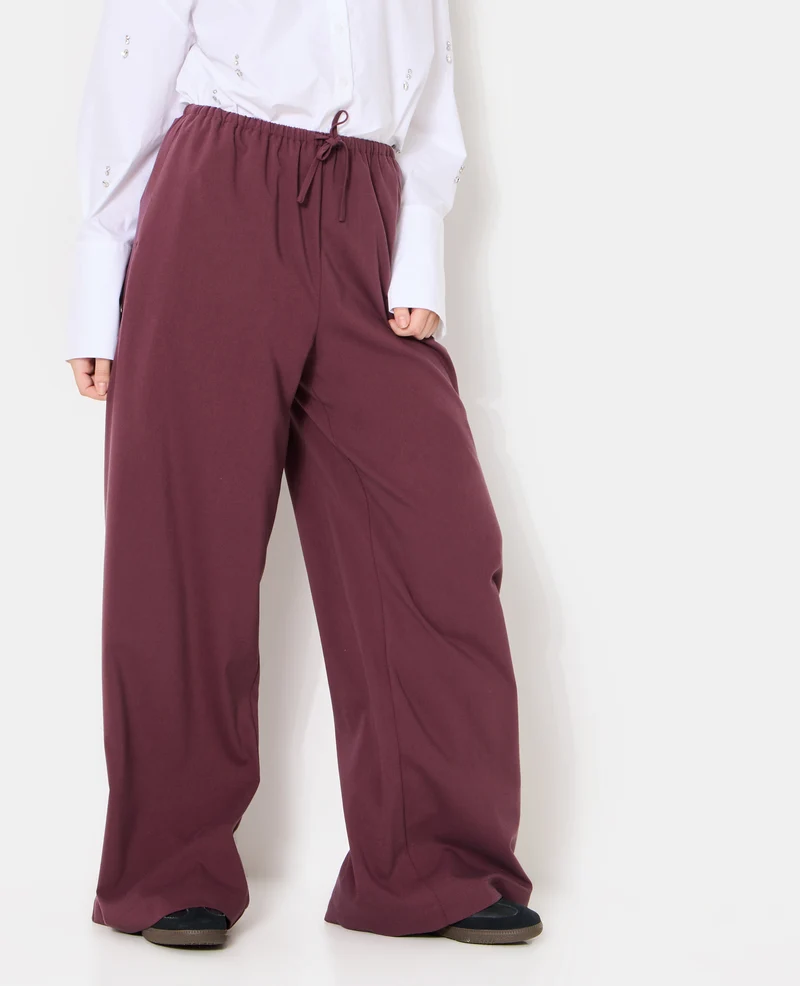 Pantalon droit et large avec lien coulissé