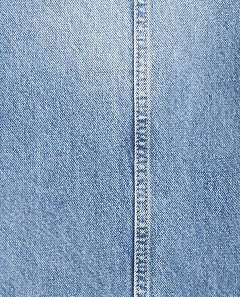 Jean straight avec jeux de coutures et de poches