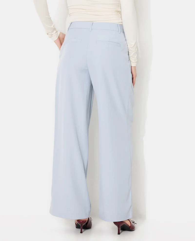 Pantalon large et droit avec pinces