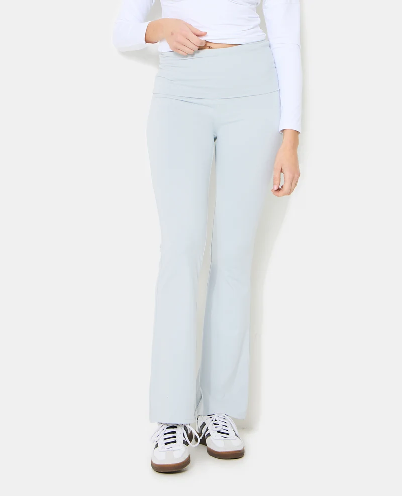 Pantalon flare en matière sculptante