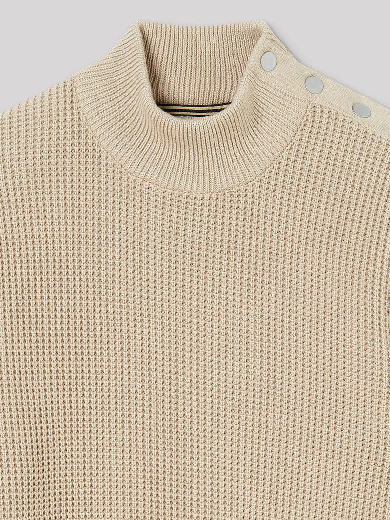 Pull col montant fantaisie