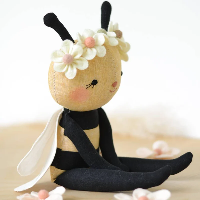 Patron de couture PDF | Poupée Abeille | Mes Petites Lunes