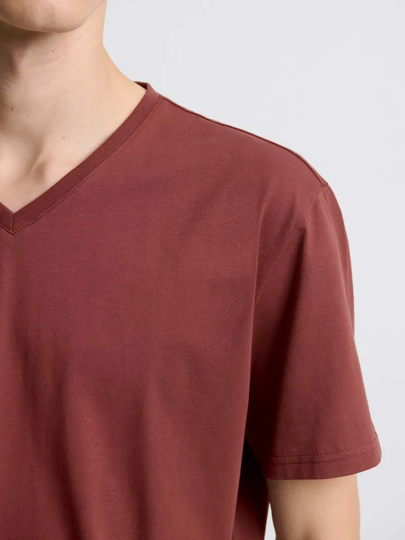 T-shirt col V en coton Supima®
