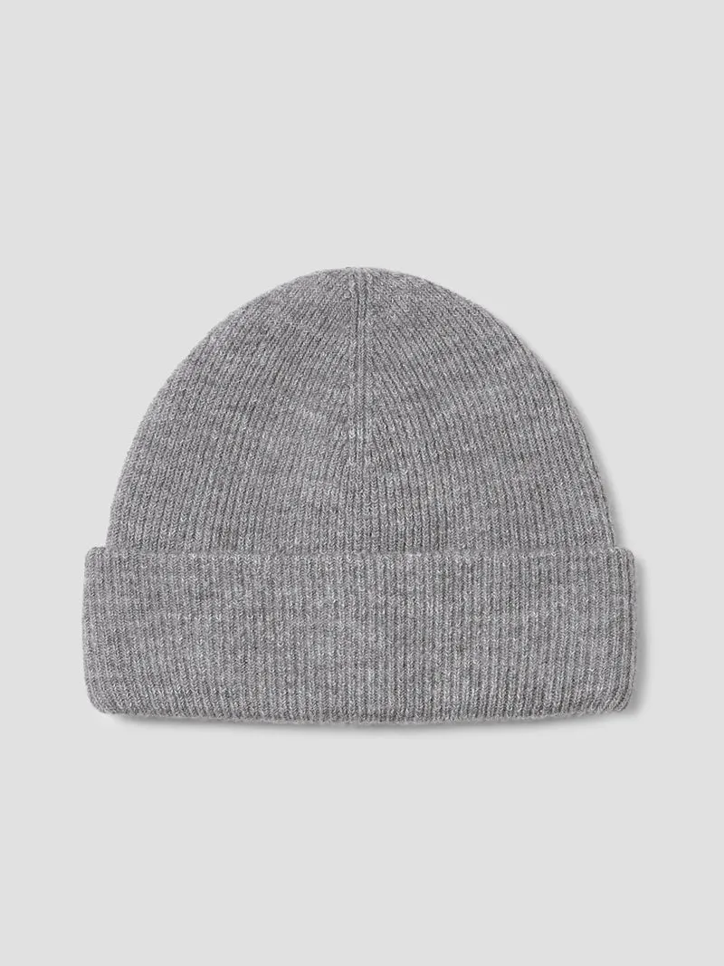 Bonnet en maille côtelée
