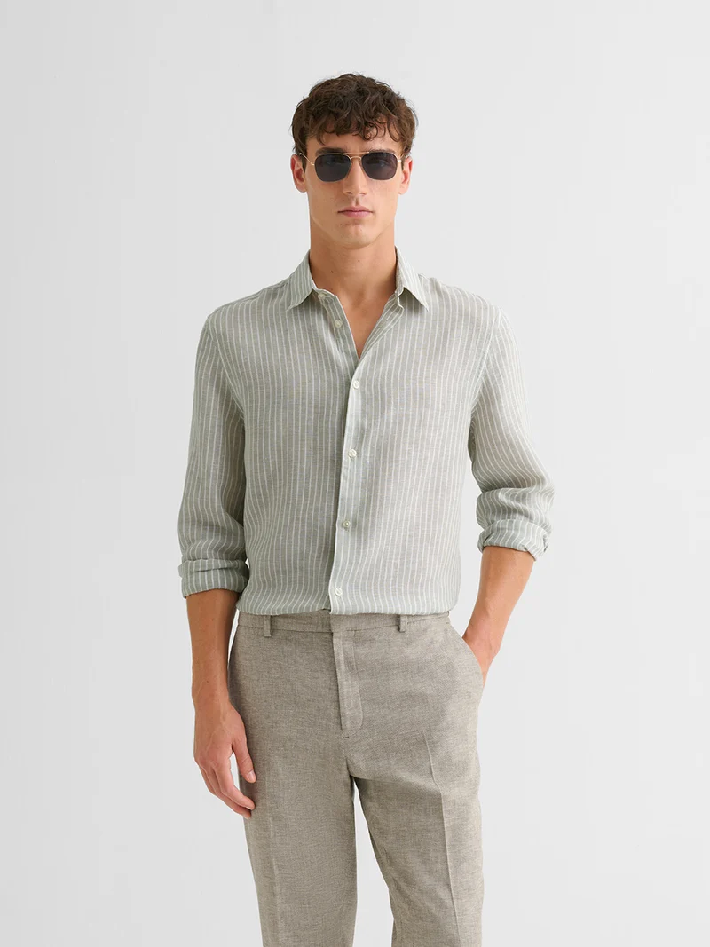 Chemise slim en lin rayée