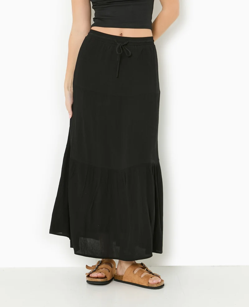 Jupon long à étages avec ceinture élastiquée